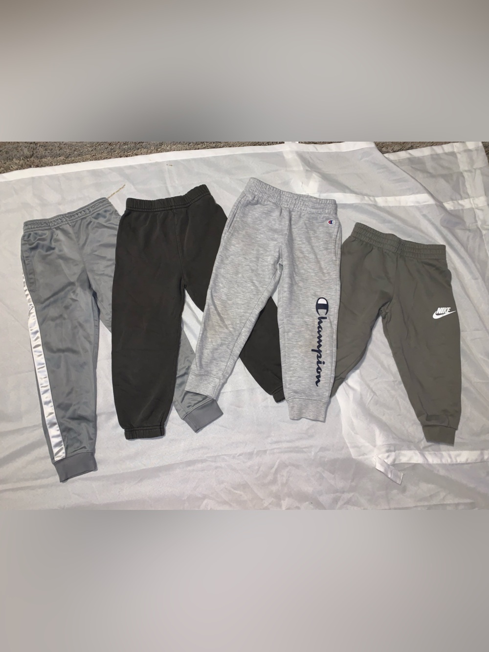 29 piece bundle set boys 5T Brand name like new! Great condition!